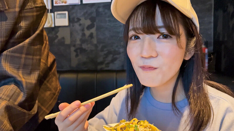 「【素人美少女】美乳ふわふわ娘と3P・4Pカラオケセクパで中出し三昧!色白美少女との過激パーティー」のサンプル画像2枚目